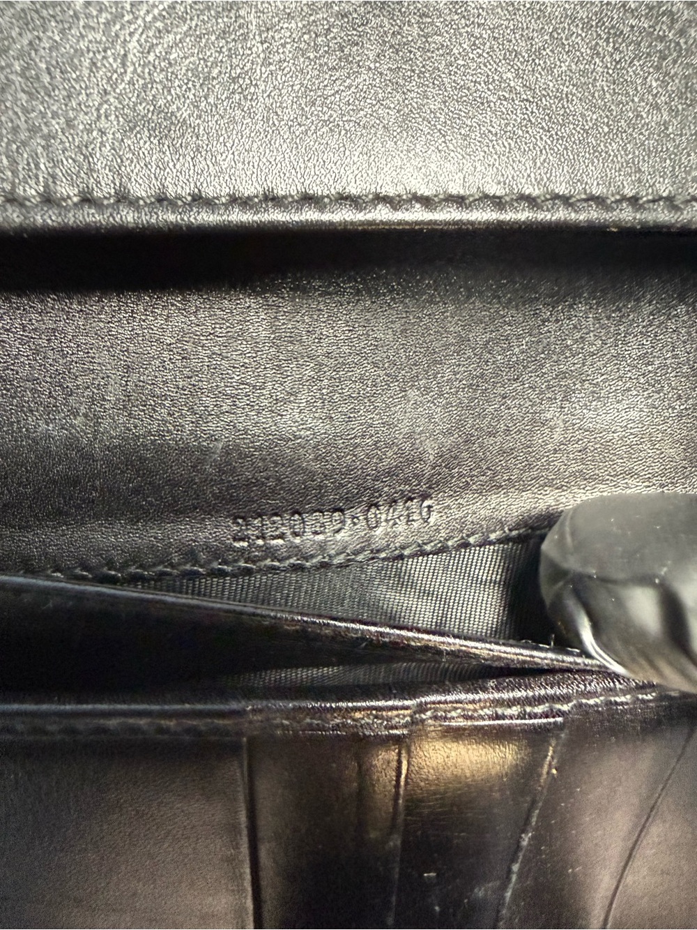 Gucci Black GG Guccissima Leather Long Wallet Flap Strap - Picture 5 of 16